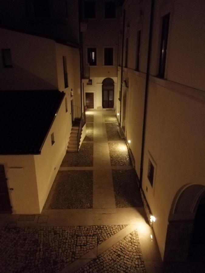 B&B Bone Novelle Dimora Storica Palazzo Zuzi LʼAquila Exteriör bild