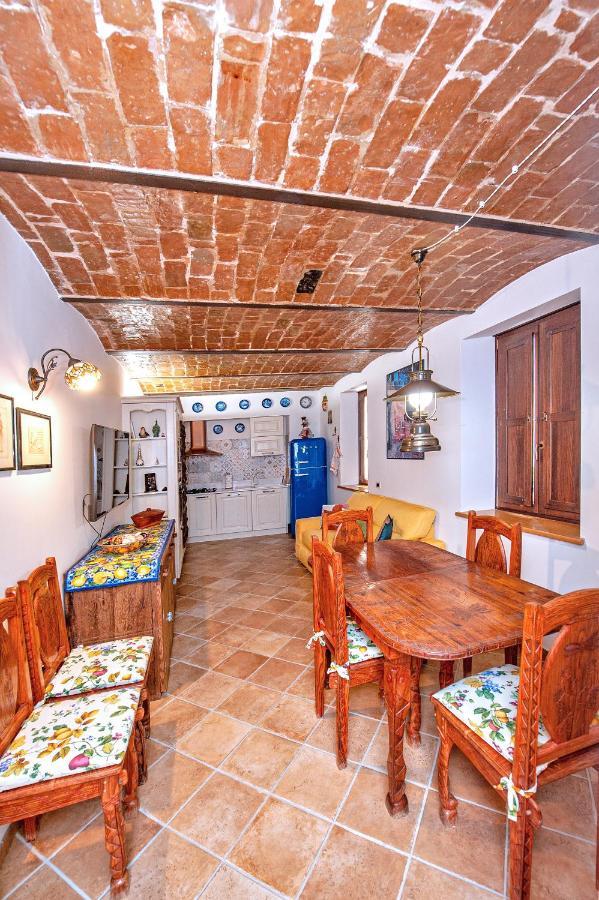 B&B Bone Novelle Dimora Storica Palazzo Zuzi LʼAquila Exteriör bild