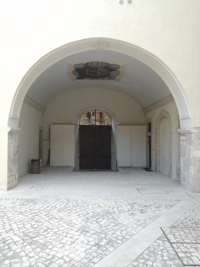 B&B Bone Novelle Dimora Storica Palazzo Zuzi LʼAquila Exteriör bild
