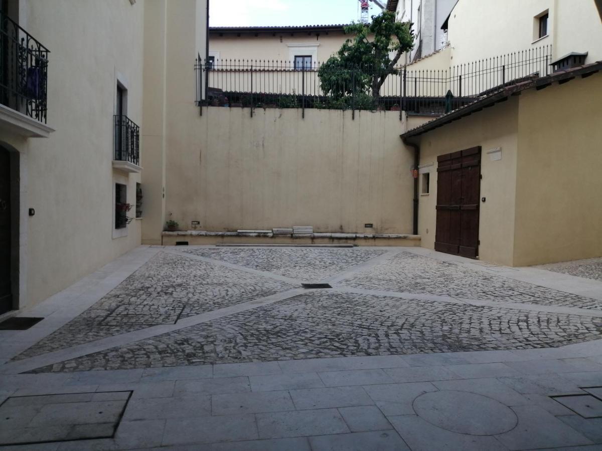 B&B Bone Novelle Dimora Storica Palazzo Zuzi LʼAquila Exteriör bild